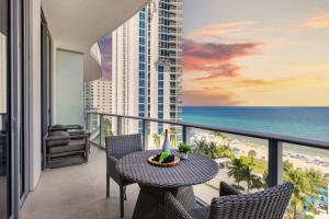 Beachfront Condo Front Oceanview Balcony Pools