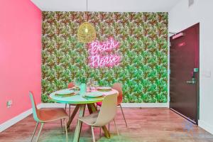 Cozy Apartment - Hot Tub - NearBeach - Broad - walk