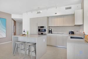 High Floor with Stunning Views Amazing Pools