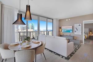 High Floor with Stunning Views Amazing Pools