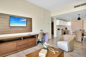 Front Bay View Terrace Rooftop Pool Near Beach