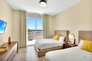 Front Bay View Terrace Rooftop Pool Near Beach