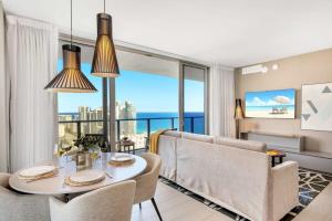 High Floor with Stunning Views, Amazing Pools