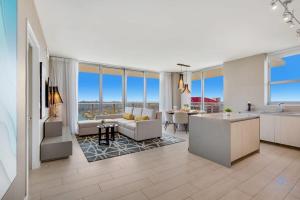 Luxury with stunning view, Balcony, Amazing Pools