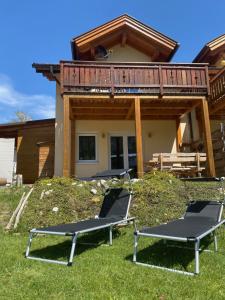 Berghaus Christel - bij skilift - grote tuin met bergbeek