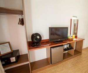 Cuna Mangodlong Paradise Beach Resort