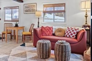 Boho Modern Retreat with Mountain Views Unit 1 Durango