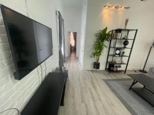 Vibe Central - Chic Shockoe 1BR