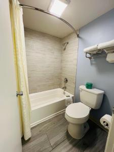 King Room - Non-Smoking room in Travelodge by Wyndham Carlisle North