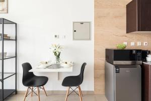 Frank Porter - Siraj Tower