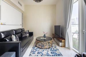 Frank Porter - Bayz Tower by Danube