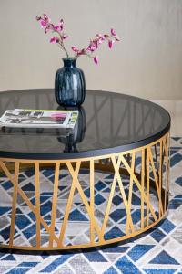 Frank Porter - Bayz Tower by Danube