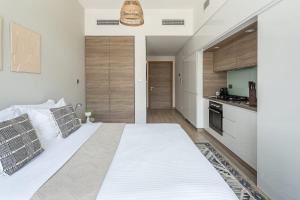 Frank Porter - Studio One