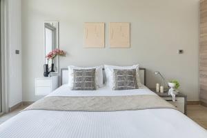 Frank Porter - Studio One