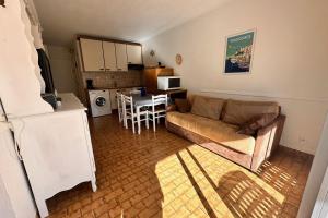 LES PINEDES - Un jardin fleuri à côté de la plage