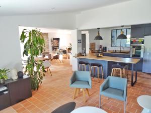 Villas VILLA TAMARIS Maison d-exception Piscine Jardin Calme CAPSOLEILCONCIERGERIE : photos des chambres