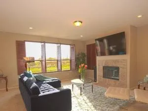 A Charming Hill Country Home - Берни