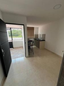 Apto 302 cerca a C.C unicentro