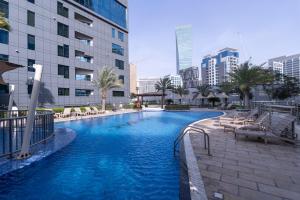Stylish Stayz beautiful modern apartment with Burj Khalifa views
