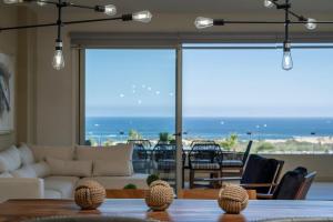 Amazing 3BR Condo with Spacious Terrace and Views