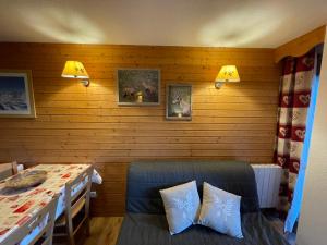 Appartements Droseras A02 - Chamrousse 1700 - Les Villages du Bachat : photos des chambres