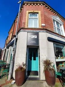 Sgwâr - 兰盖夫尼