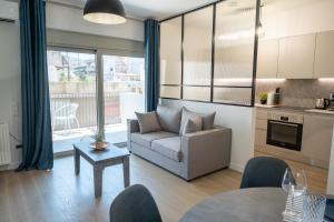 Classy and stylish flat near Pagrati region (D2)