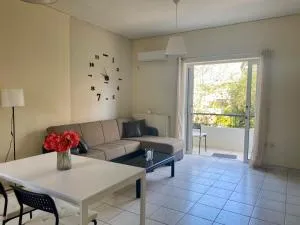 Nav Apart, Salamina - Návstathmos