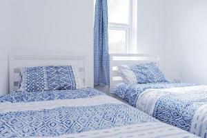 Capstones Lookout near tunnels beach