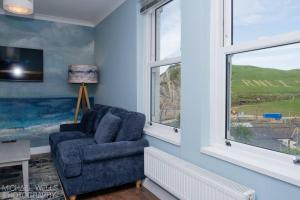 Capstones Lookout near tunnels beach