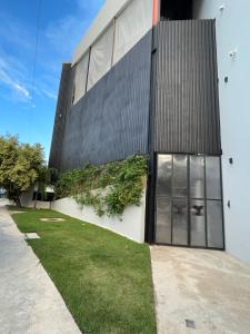 TORRE YAX-CHE URBAN CENTER