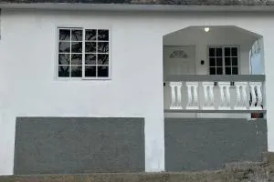 Cozy 2 bed in Ocho Rios - Roscommon