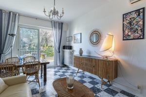 In the heart of the Cap dAntibes lovely flat