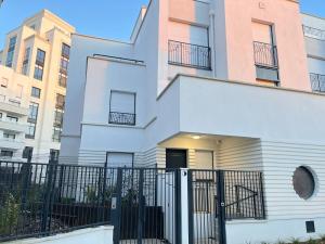 Le Passage - Disneyland Paris - Louez LEsprit Libre !