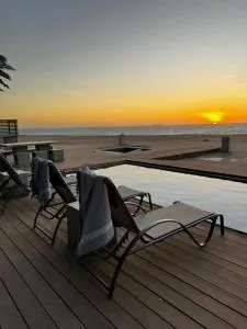 Beachfront Luxury Oasis - Rand Rifles