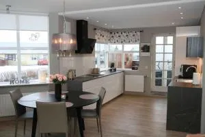 Asa´s comfortable, cozy nest in the north. - Saurbær