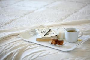 Luxurious Allegria Residence Apartment(Families Only)