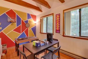 Poconos Cabin Serene Deck, Fire Pit and Game Room