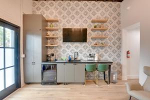 Downtown Galveston Home Walk to Historic District