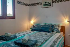 Poolside compact family cottage Blum