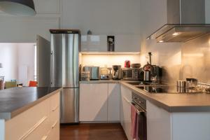 Spacious nest with terrace near Batignolles