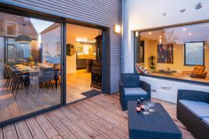 NOUVEAUTE!!! Villa en bord de mer avec piscine intérieure!