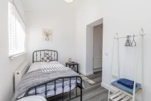 20 Leys Road rooms 1 - 4 - Titchmarsh