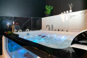 Maison Panthéon, Suite dexception