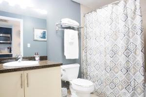 Deluxe Studio in Coconut Grove City and Bay views Includes Parking