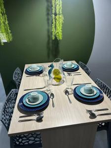 Flat305