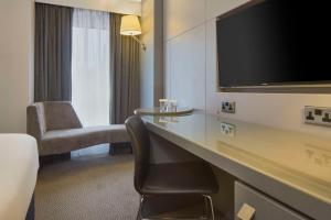 King Guest Room room in DoubleTree by Hilton Bristol City Centre