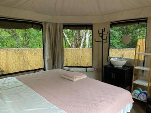 Safari tent with private pool close to Manuel Antonio Glamping 1