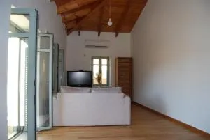 Casa Edelsy Bienvenid@s a un oasis de tranquilidad Descubre el encanto de Creta desde nuestra casa de ensueño! Tranquilidad, comodidad y elegancia. Explora Creta desde nuestro acogedor hogar Una escapada inolvidable te espera. - Neápolis