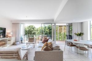 Heart of Sunshine, Spacious Apt with Pool & Garden - Ubytování bez kategorie ve městě Sunshine Beach